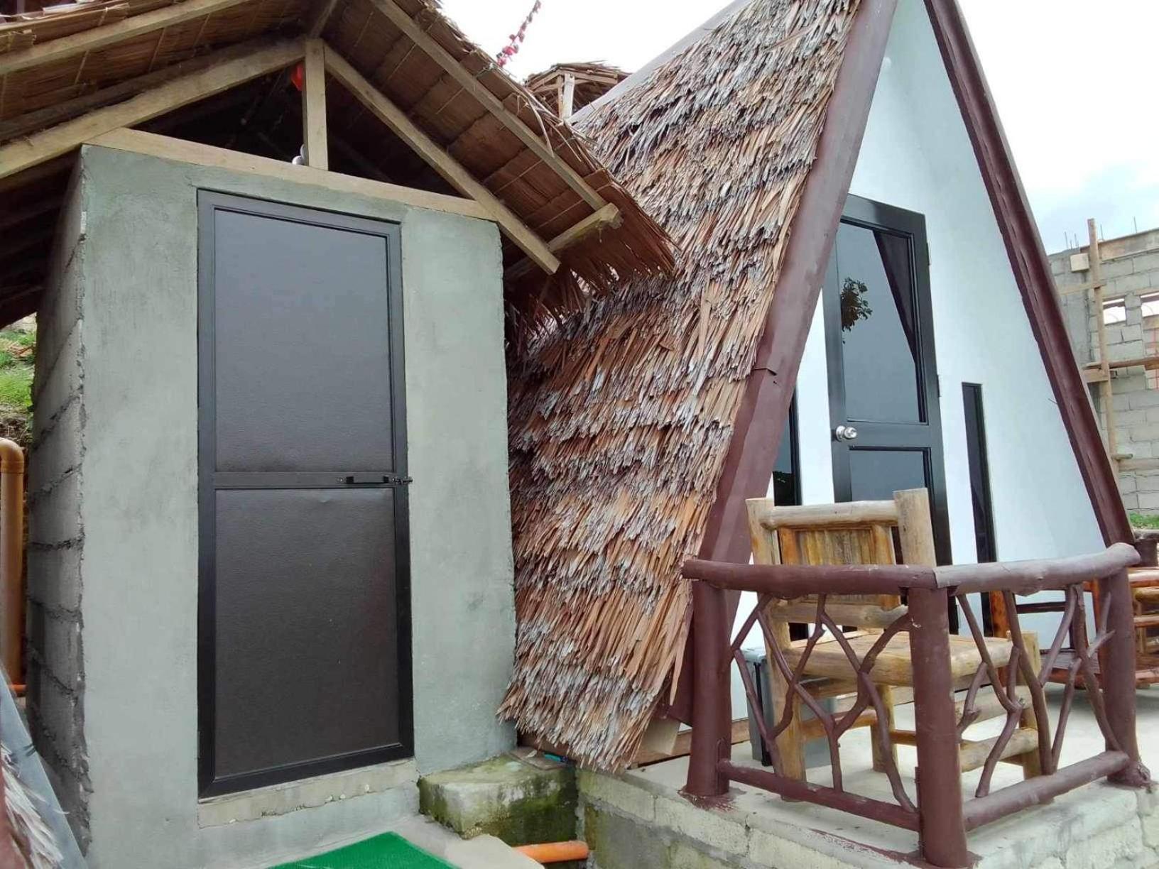 Thornton'S Sea View Cafe & Guesthouse Siquijor Bagian luar foto