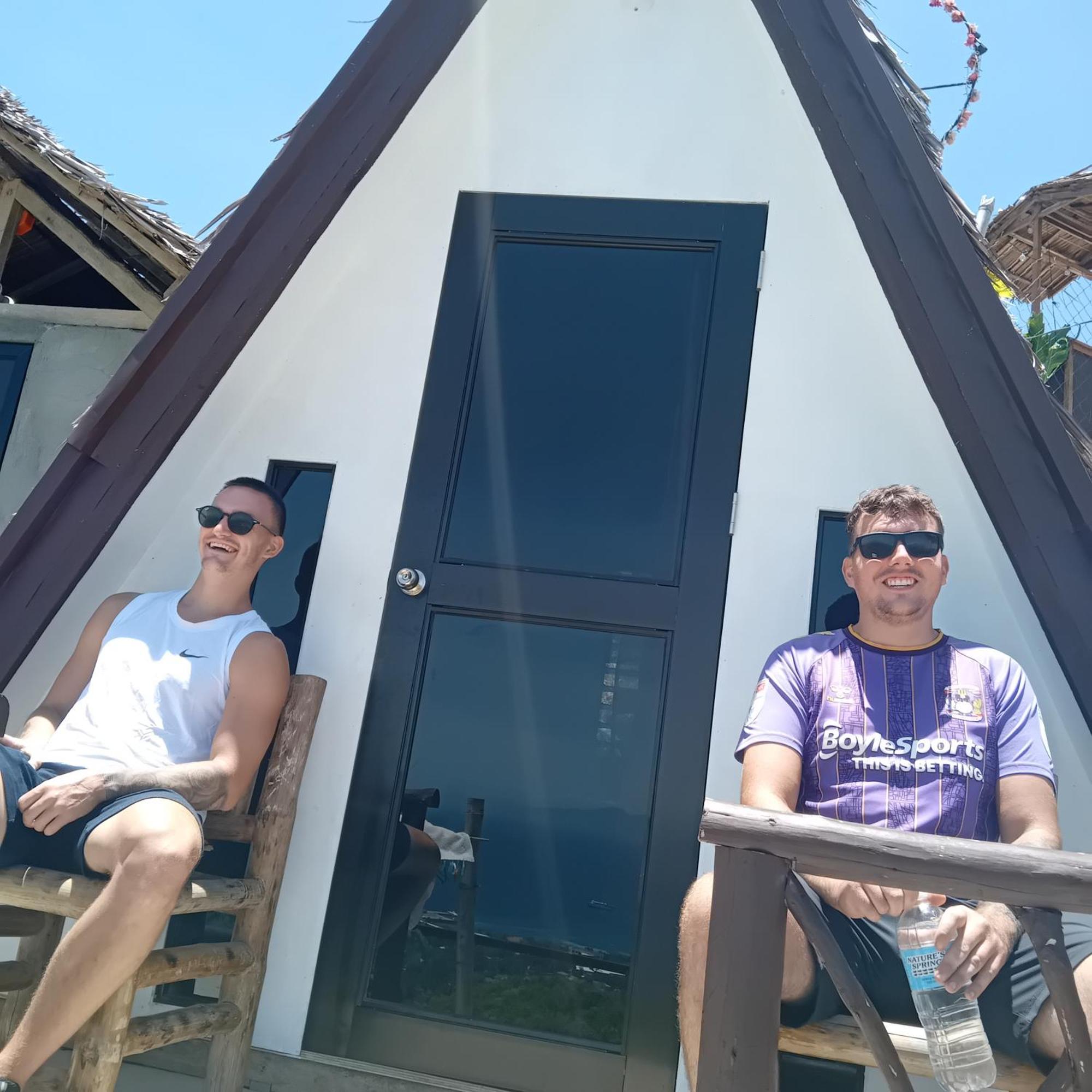 Thornton'S Sea View Cafe & Guesthouse Siquijor Bagian luar foto