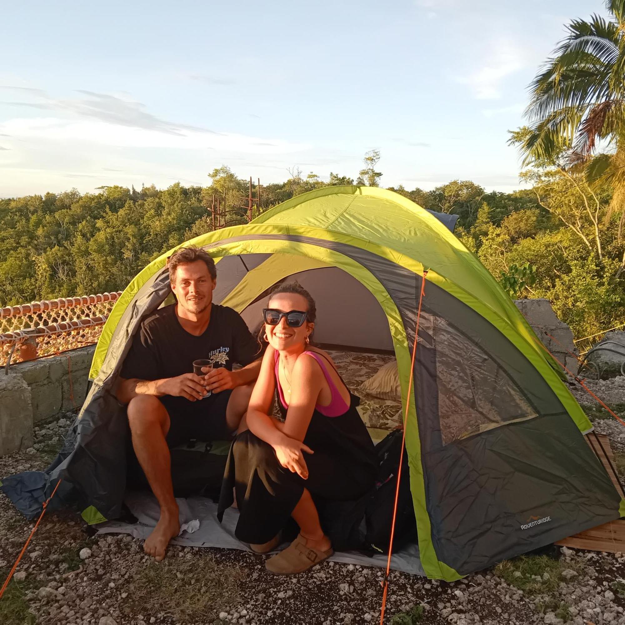 Thornton'S Sea View Cafe & Guesthouse Siquijor Bagian luar foto