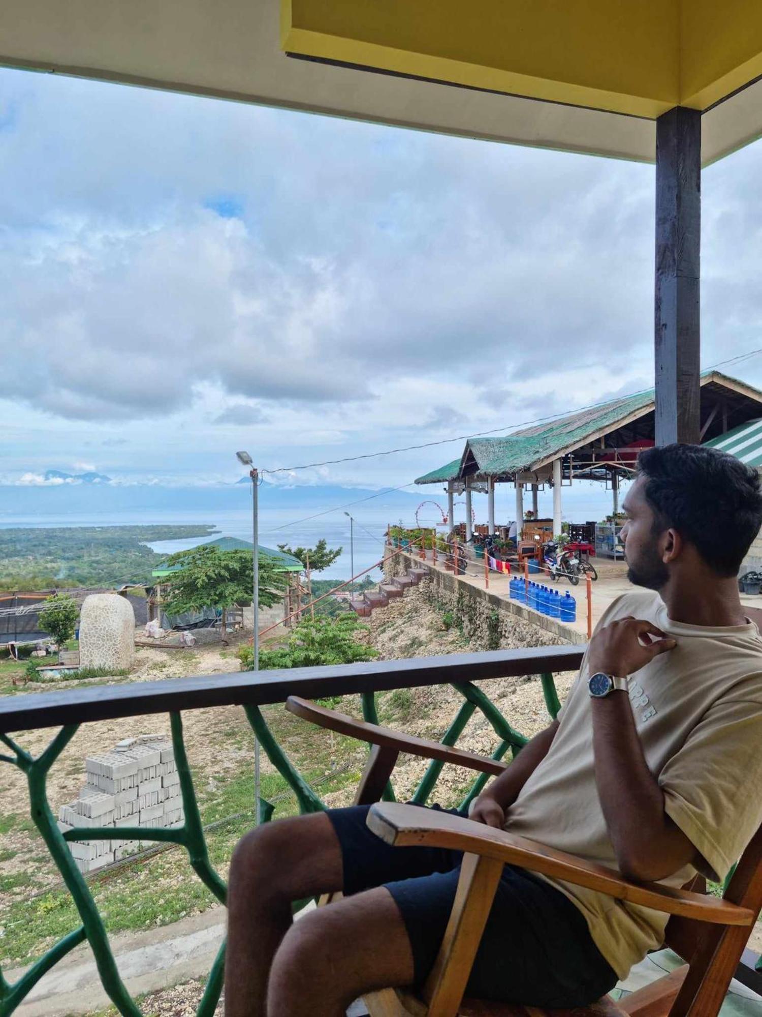 Thornton'S Sea View Cafe & Guesthouse Siquijor Bagian luar foto