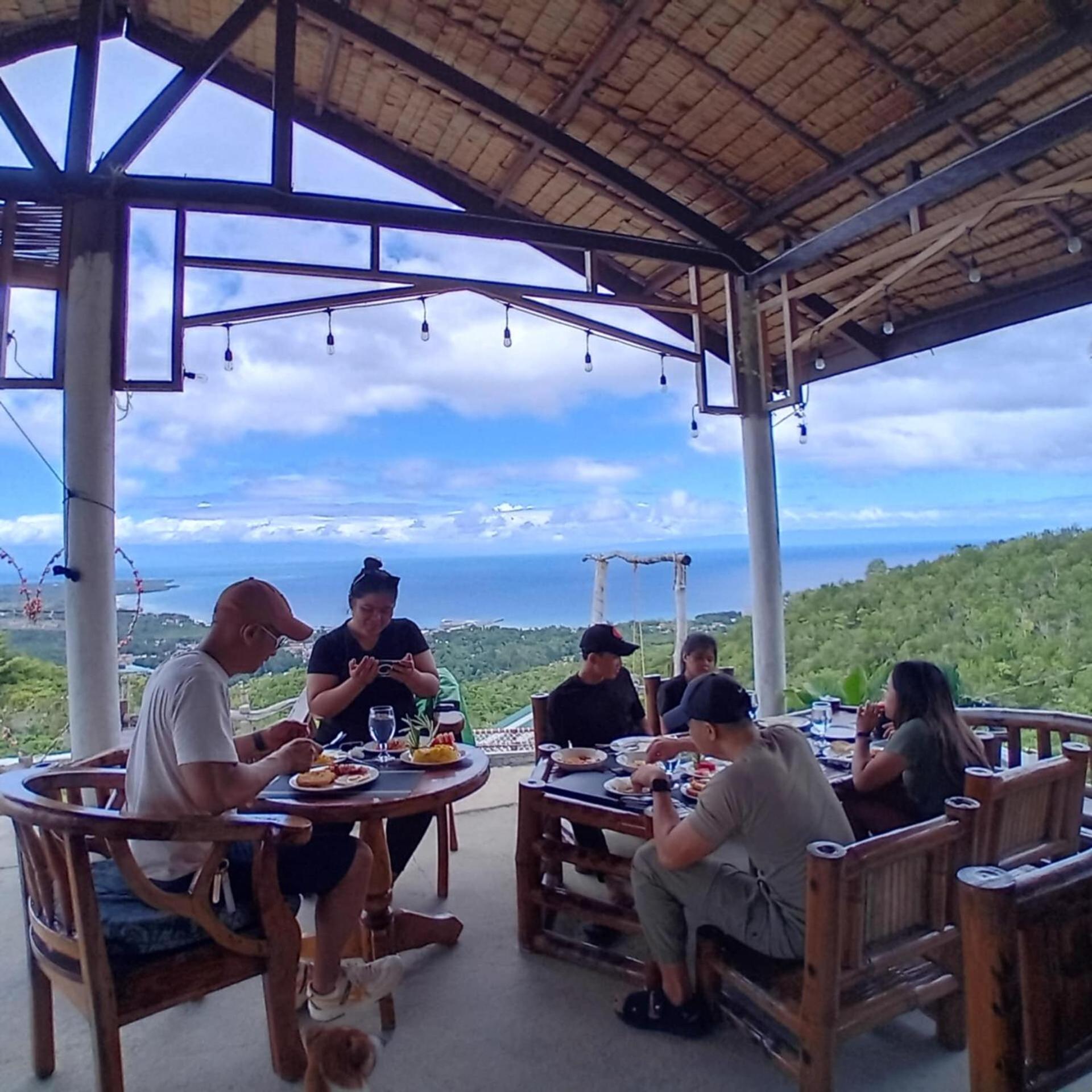 Thornton'S Sea View Cafe & Guesthouse Siquijor Bagian luar foto