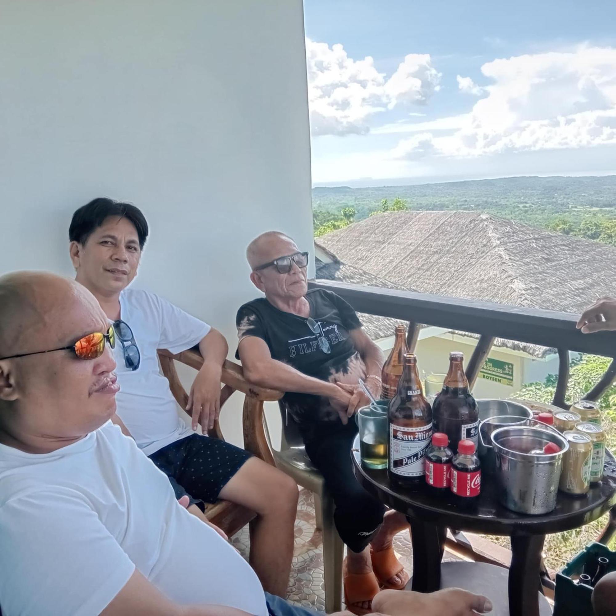 Thornton'S Sea View Cafe & Guesthouse Siquijor Bagian luar foto
