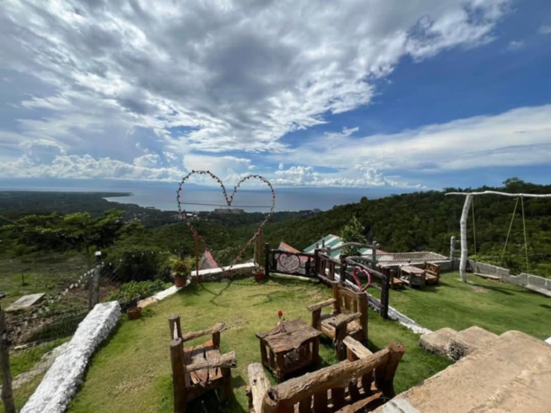 Thornton'S Sea View Cafe & Guesthouse Siquijor Bagian luar foto